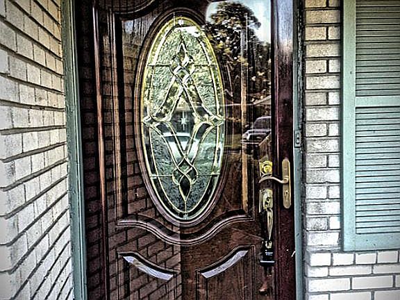 Elegant front glass door.