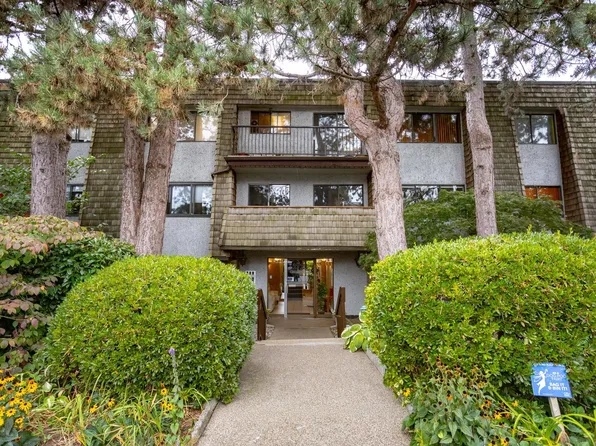 1721 Saint Georges Ave #303, North Vancouver, BC V7L 3J8