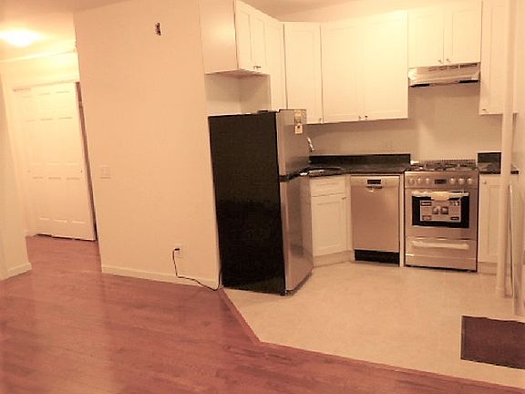 3rd image of 529 W 162nd St APT B2