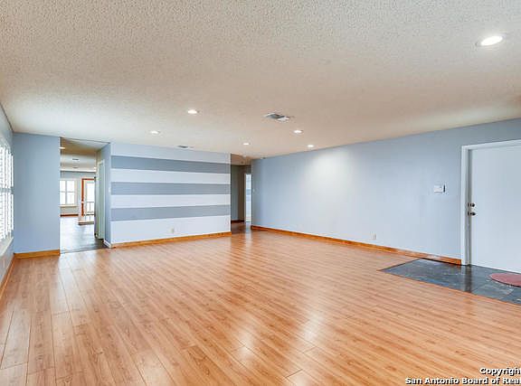 3rd image of 10435 Pine Glade