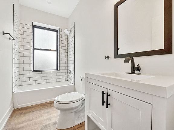 2nd image of 2203 N Hamilton Ave #102