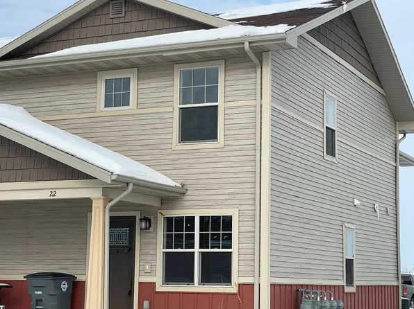 212 13th St NE, Tioga, ND 58852