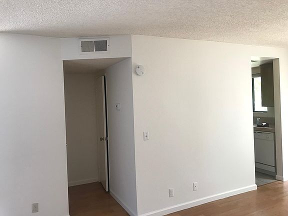 4th image of 434 N Dalton Ave APT D