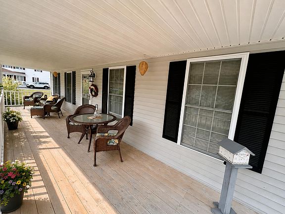 2nd image of 24 Broad Ln