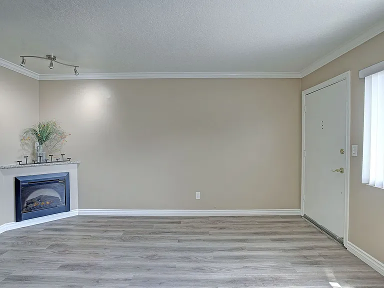 Walnut Grand — Photo 17