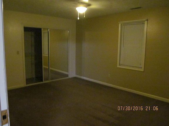5th image of 1620 W Jackson St #4BR