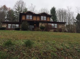 242 Church St, Meadow Bridge, WV 25976