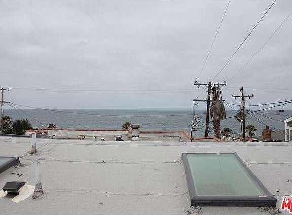 3rd image of 130 Seaview St