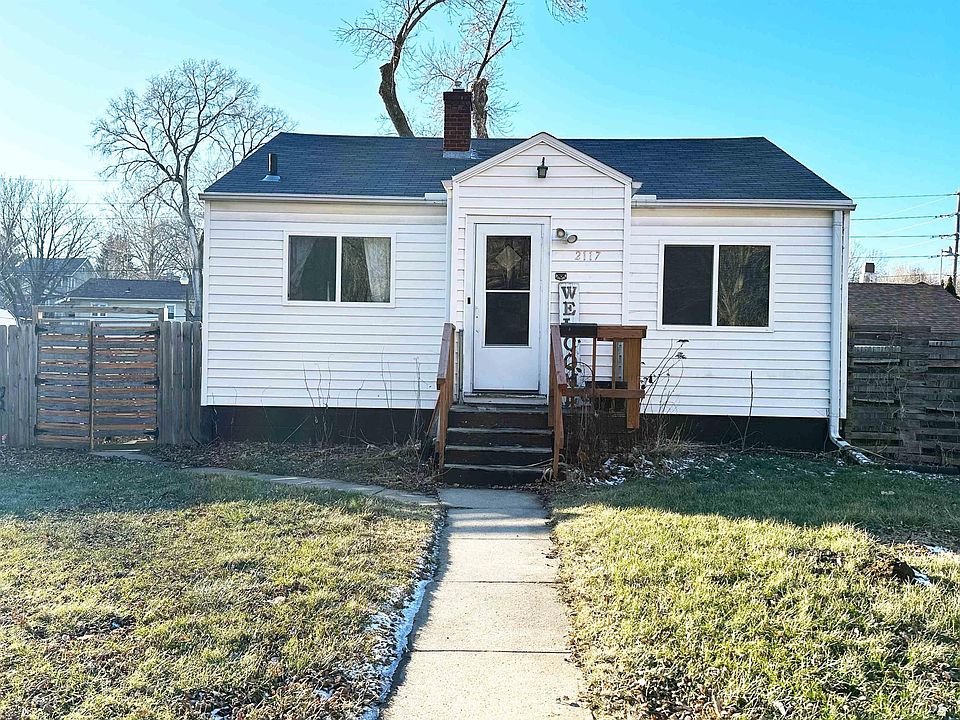 1st image of 2117 Virginia St