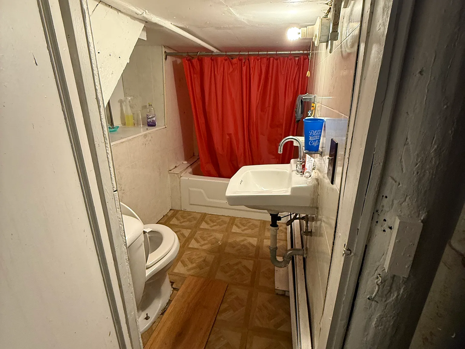 1 bed, 300 sqft, $700 — Photo 3