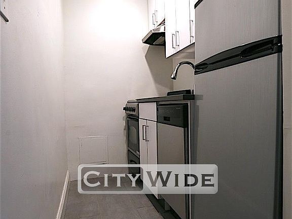 5th image of 160 W 73rd St APT 7J