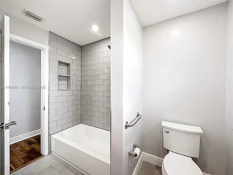 4330 SW 7th St — Photo 38