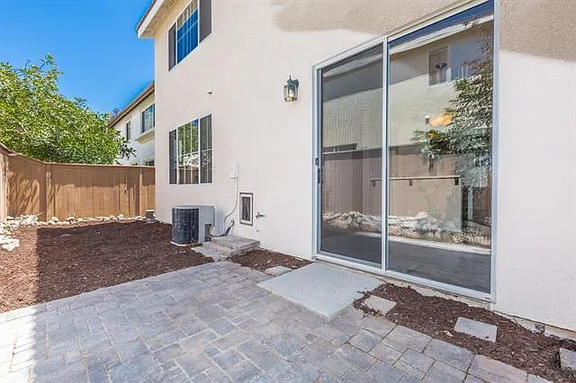 135 Alicia Way — Photo 8