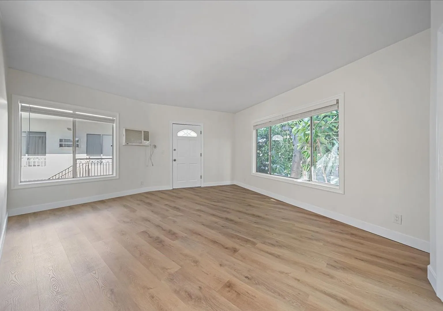 Charming North Hollywood Apartment! — Photo 2