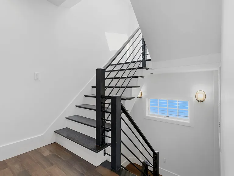 10 Spring Garden St #3 — Photo 11