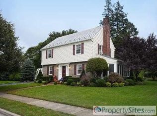 56 Azalia Ct, Hempstead, NY 11550