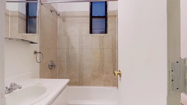 Rented by Bond New York | media 7