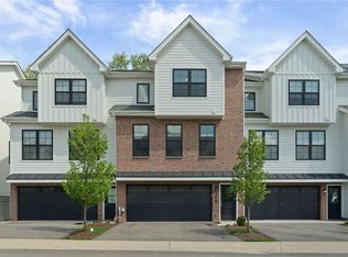 306 Thurgood Dr, Warrendale, PA 15086