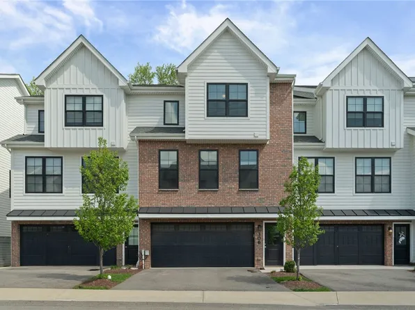 306 Thurgood Dr, Warrendale, PA 15086