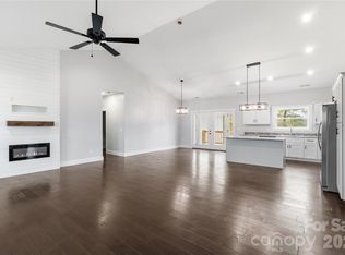 60 Gins Ln #9 & 10, Mars Hill, NC 28754