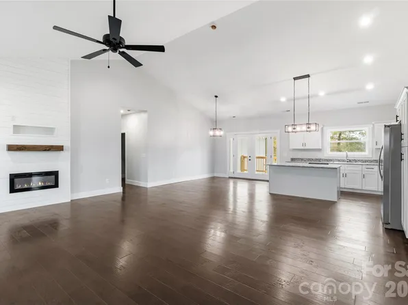 60 Gins Ln #9 & 10, Mars Hill, NC 28754