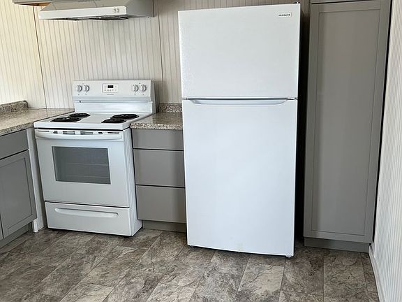 3rd image of 208 Spruce St #5
