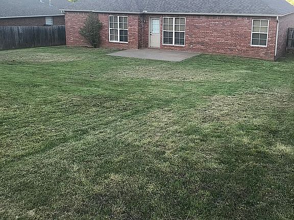 3rd image of 2125 Parkridge Dr