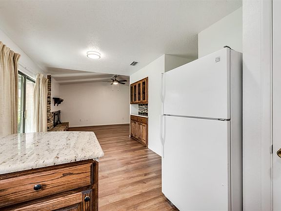 4th image of 520 Debra Dr