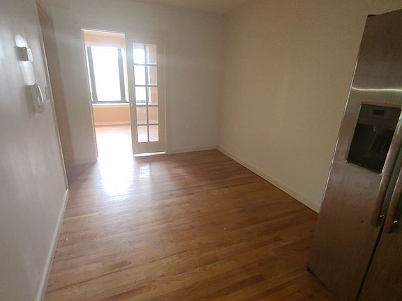 3rd image of 815 S 4th St #10546321