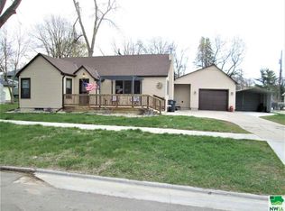 609 9th Ave, Sheldon, IA 51201