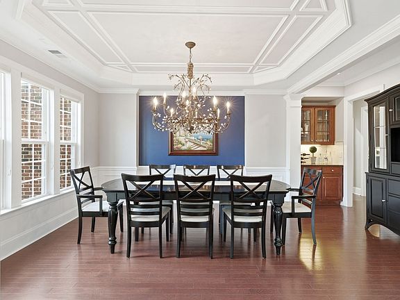 5th image of 719 Thurrock Cir