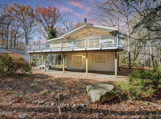 116 Rodeo Dr, Hawley, PA 18428