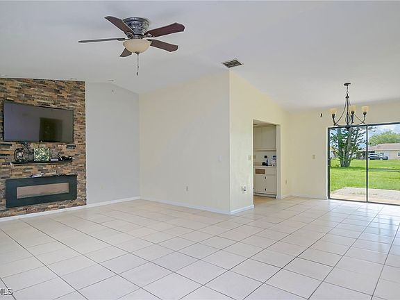 5th image of 1438 Caywood Cir N