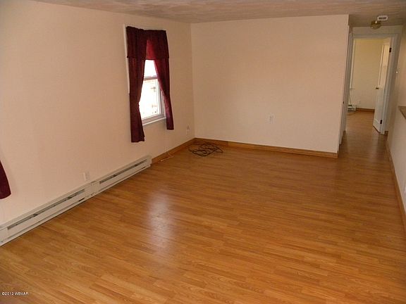 3rd image of 245 Brown St S