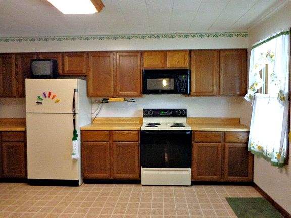 2nd image of 710 Wells St
