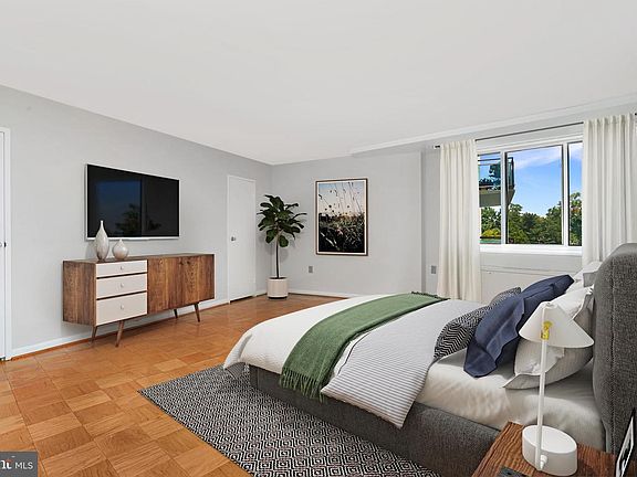 5th image of 10500 Rockville Pike Unit 1004