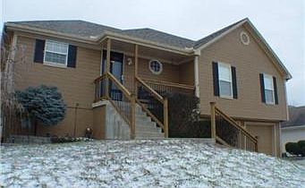 2nd image of 801 SW Lee Ann Dr