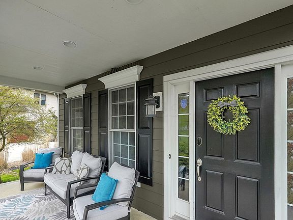 4th image of 413 Glyn Tawel Dr
