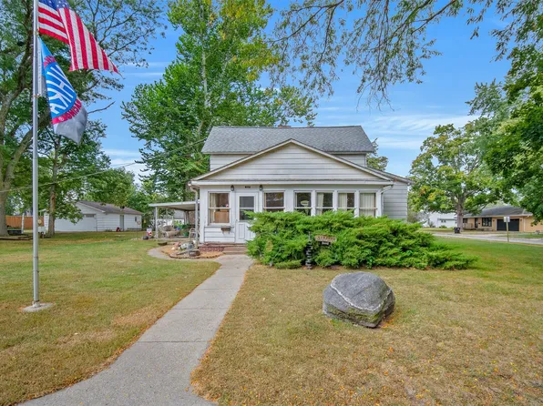 217 N 6th St, Adel, IA 50003