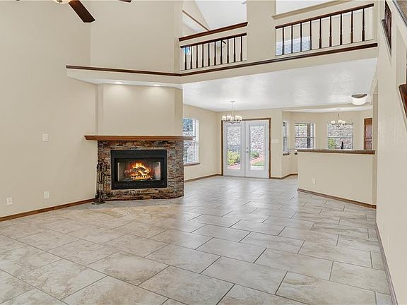 3rd image of 564 Mogollon Cir