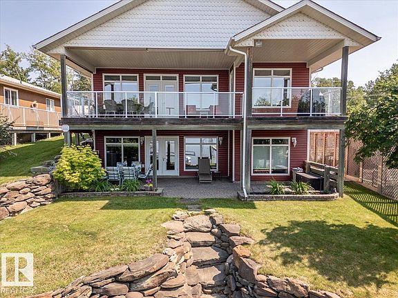 3rd image of 72 Beach Ave