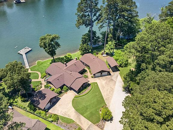 3rd image of 157 Lago Vista Ln