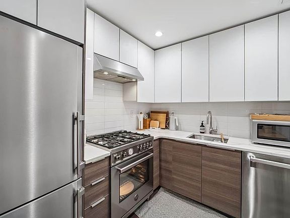 3rd image of 41-14 27th St #8B