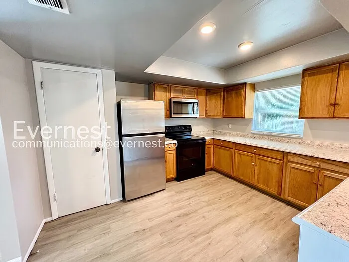 4708 Harwich St — Photo 3