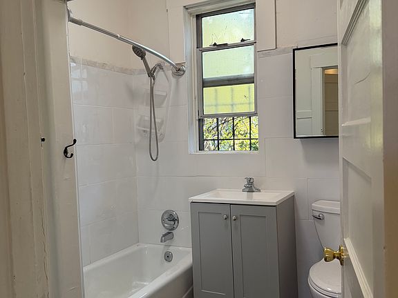 3rd image of 509 43rd St #509