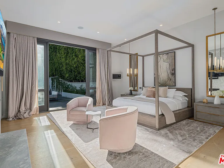 402 Doheny Rd — Photo 38