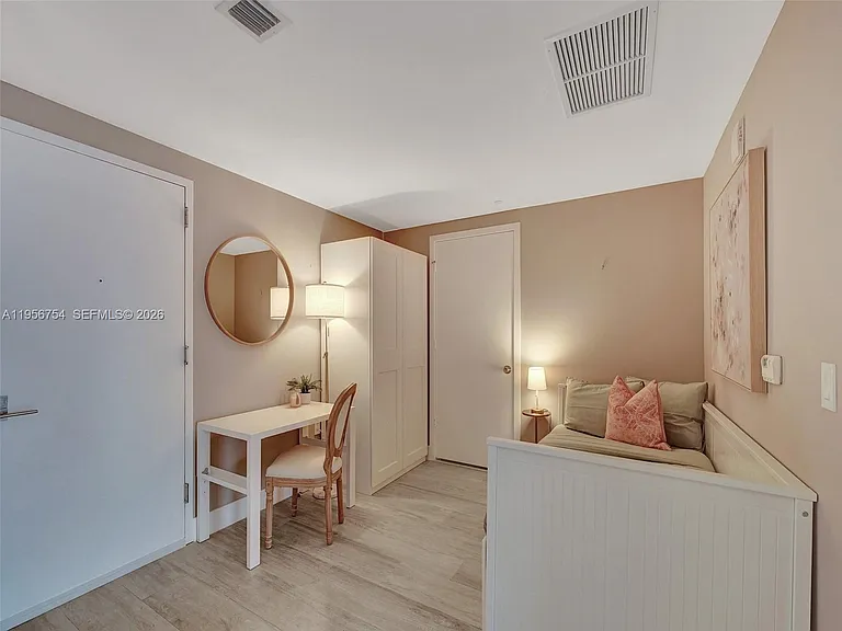 121 NE 34th St #2106A — Photo 29