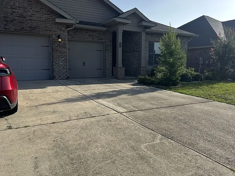 316 Merlin Ct — Photo 2