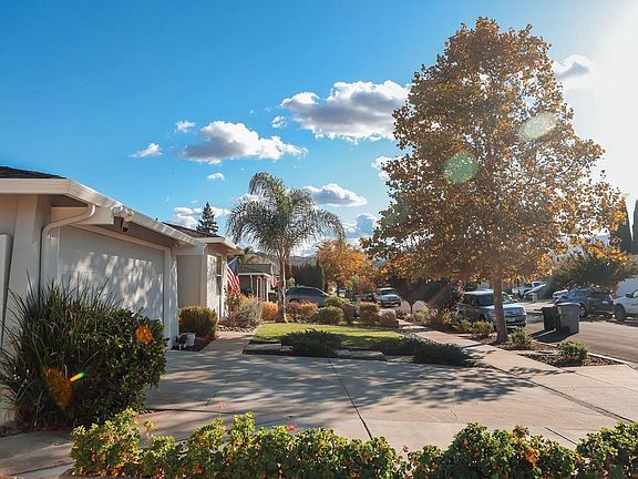 3rd image of 5770 Orchard Park Dr