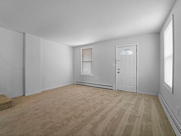 4th image of 40-42 Van Keuren Ave #2